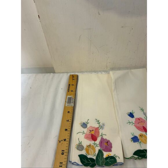 4 Linen napkins flowers tulips? vintage set 11"x5" - Picture 4 of 5